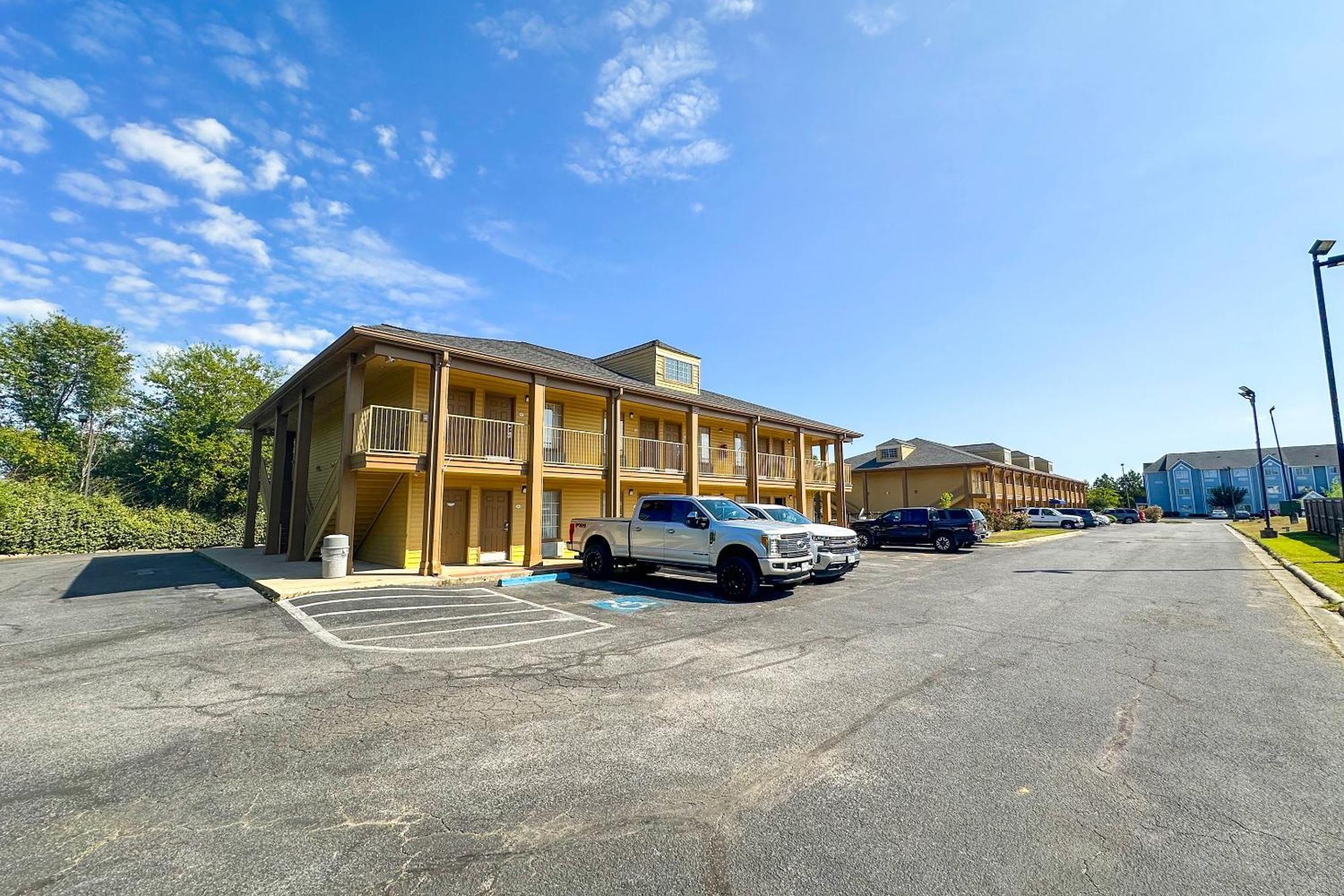 Bonita Lakes Inn By Oyo Meridian Luaran gambar